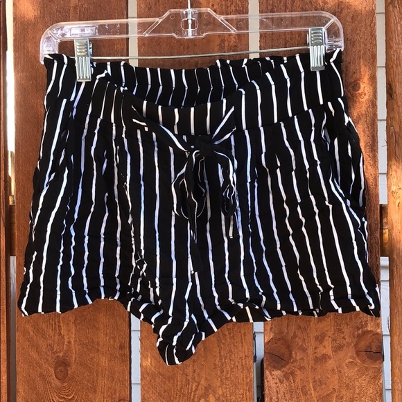 Pants - Black & White Pinstripe Shorts